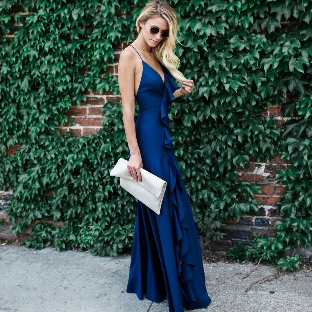 Long blue Flowy dress 💙✨💙